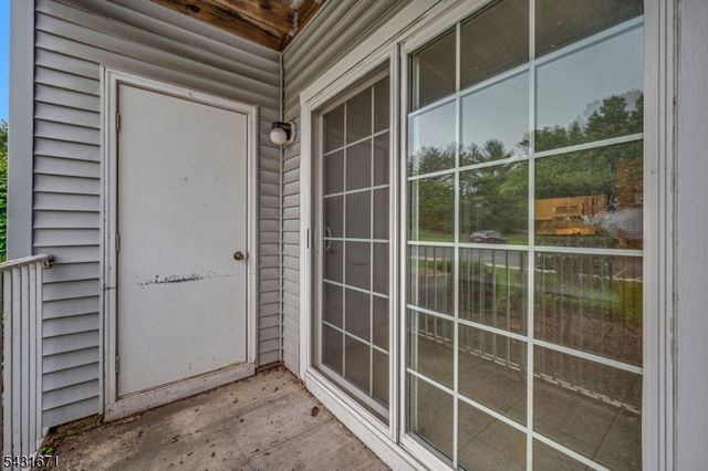 213 Stratford Pl, Bridgewater Twp., NJ 08805