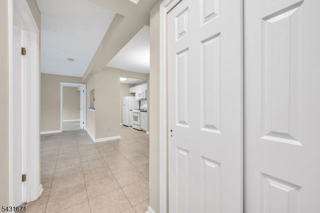 213 Stratford Pl, Bridgewater Twp., NJ 08805