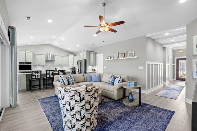 733 Jade Dr., Myrtle Beach, SC 29579