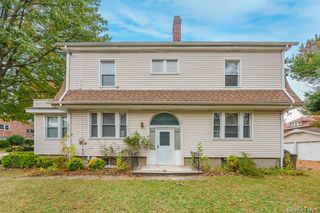 215 East 235th Street, Bronx, NY 10470