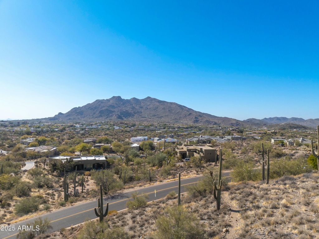 Image 12 of property listing at 36457 N RISING SUN Road 2, Carefree, AZ 85377