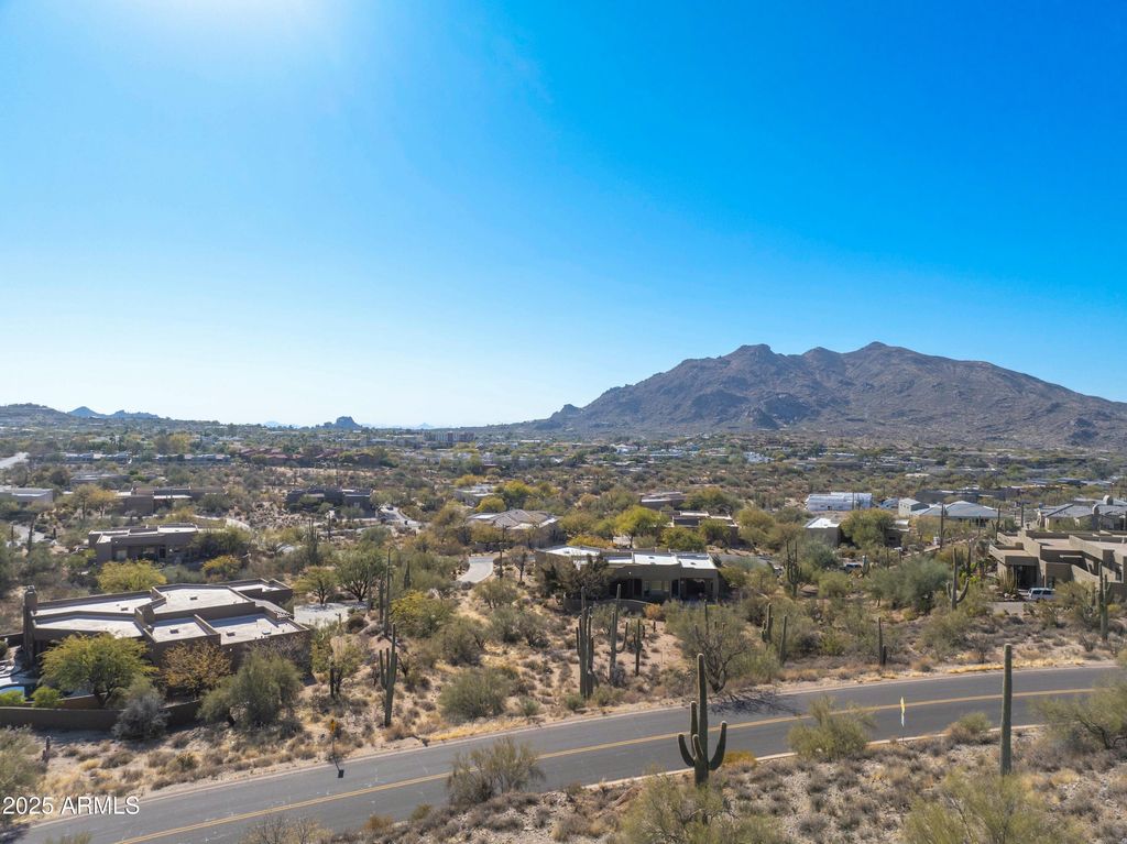 Image 14 of property listing at 36457 N RISING SUN Road 2, Carefree, AZ 85377