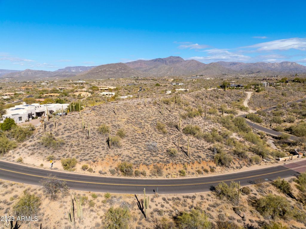 Image 15 of property listing at 36457 N RISING SUN Road 2, Carefree, AZ 85377