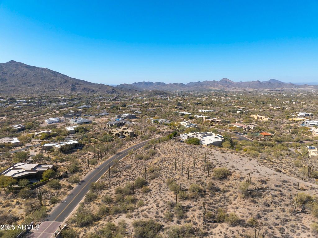 Image 4 of property listing at 36457 N RISING SUN Road 2, Carefree, AZ 85377
