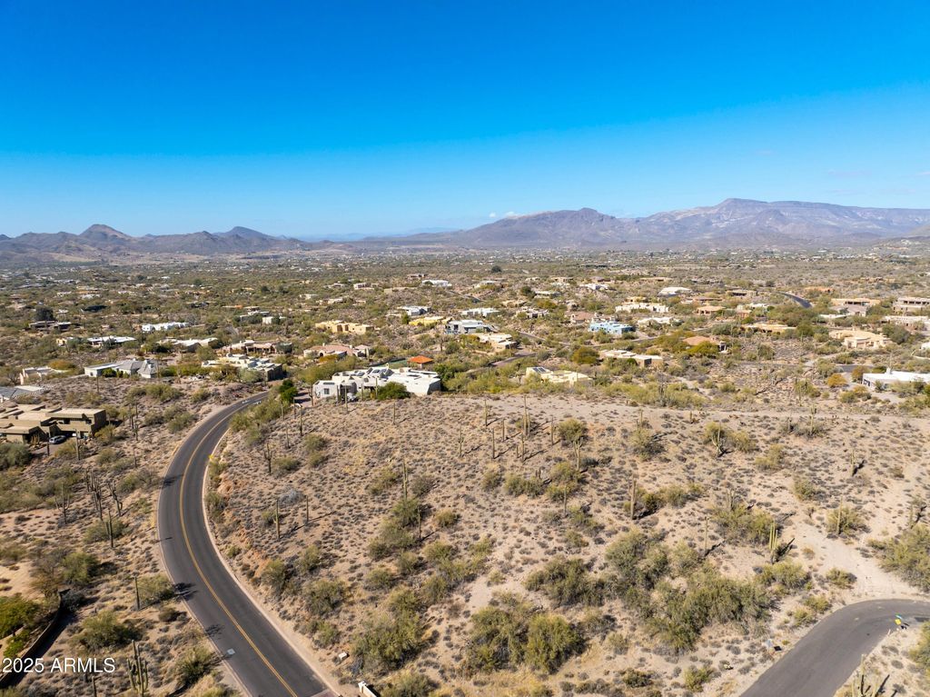 Image 5 of property listing at 36457 N RISING SUN Road 2, Carefree, AZ 85377