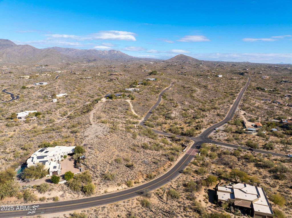 Image 7 of property listing at 36457 N RISING SUN Road 2, Carefree, AZ 85377