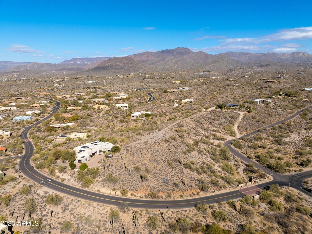 Image 8 of property listing at 36457 N RISING SUN Road 2, Carefree, AZ 85377