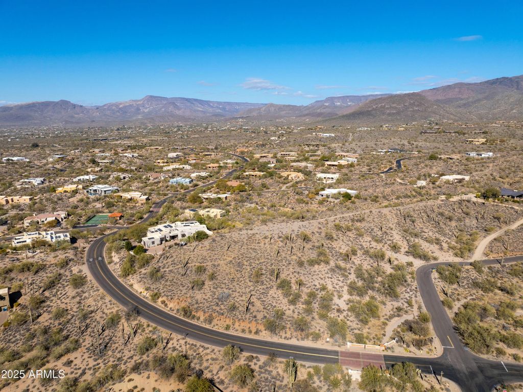 Image 9 of property listing at 36457 N RISING SUN Road 2, Carefree, AZ 85377