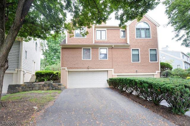 27 Tanager Ct, Wayne Twp., NJ 07470