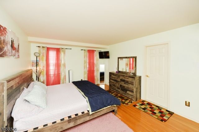27 Tanager Ct, Wayne Twp., NJ 07470