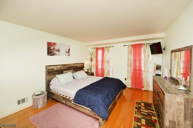 27 Tanager Ct, Wayne Twp., NJ 07470