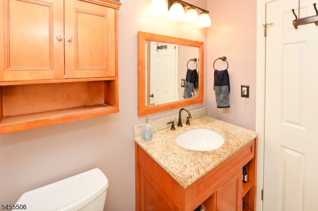 27 Tanager Ct, Wayne Twp., NJ 07470