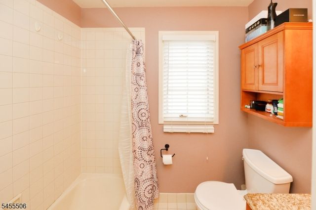 27 Tanager Ct, Wayne Twp., NJ 07470