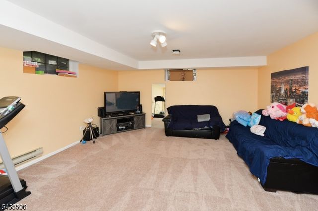 27 Tanager Ct, Wayne Twp., NJ 07470