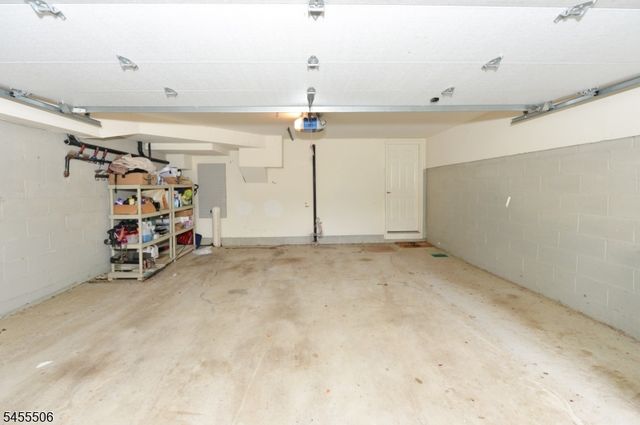 27 Tanager Ct, Wayne Twp., NJ 07470