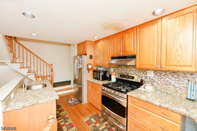 27 Tanager Ct, Wayne Twp., NJ 07470