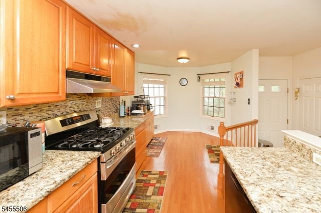 27 Tanager Ct, Wayne Twp., NJ 07470
