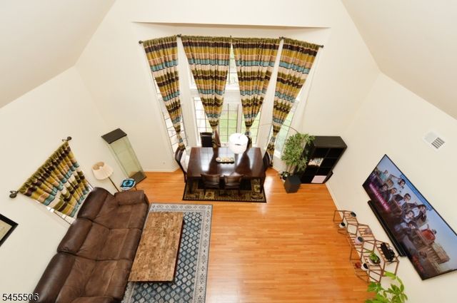 27 Tanager Ct, Wayne Twp., NJ 07470