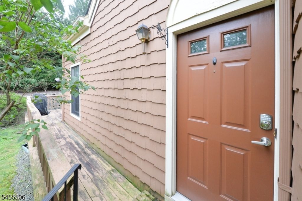 27 Tanager Ct, Wayne Twp., NJ 07470 — photo 3