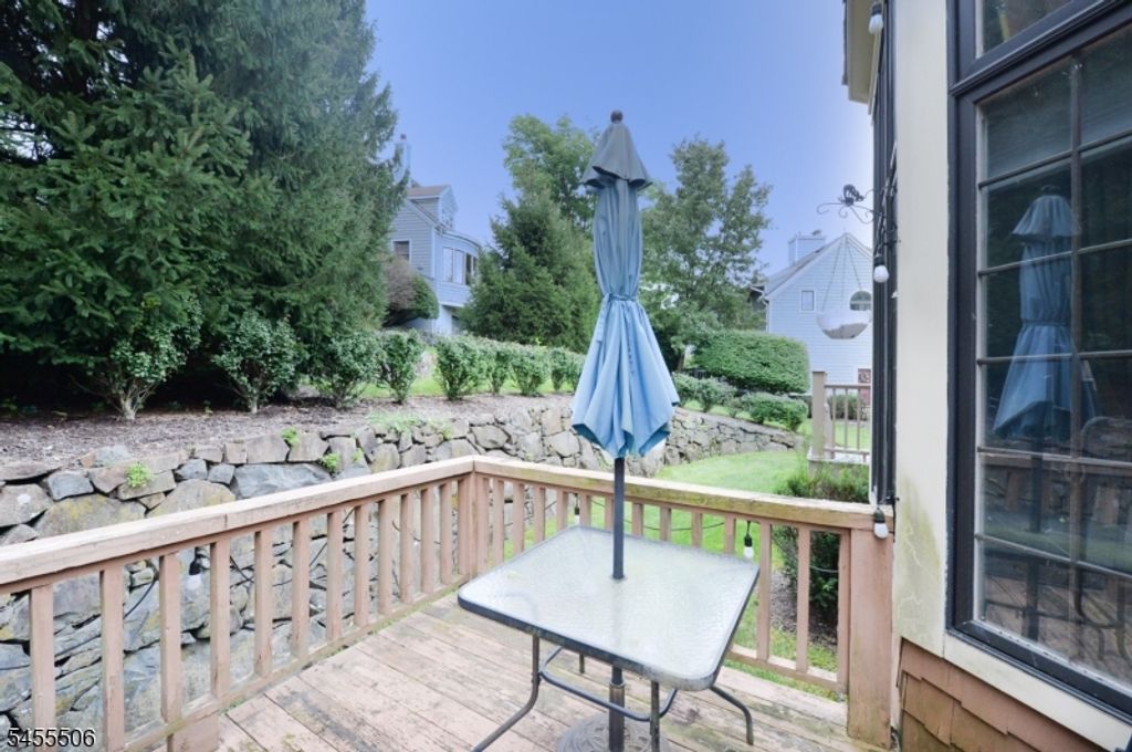27 Tanager Ct, Wayne Twp., NJ 07470 — photo 4