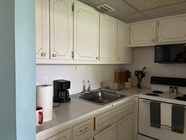 620 Horizon W 202, Boynton Beach, FL 33435