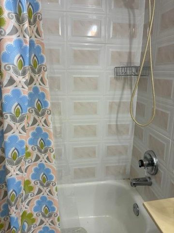 620 Horizon W 202, Boynton Beach, FL 33435