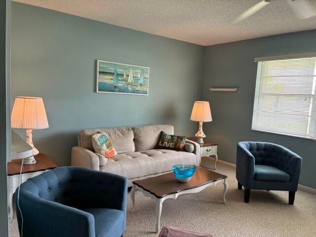 620 Horizon W 202, Boynton Beach, FL 33435