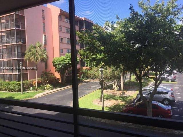 20840 San Simeon Way 209, Miami, FL 33179