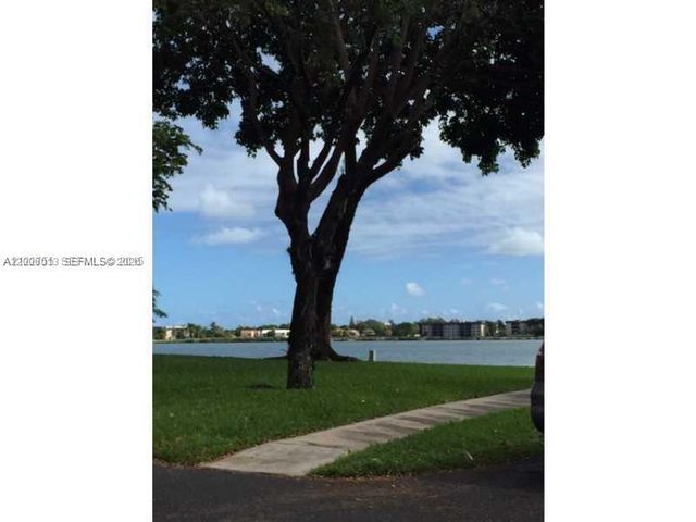 20840 San Simeon Way 209, Miami, FL 33179
