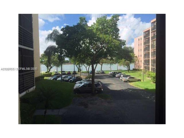 20840 San Simeon Way 209, Miami, FL 33179