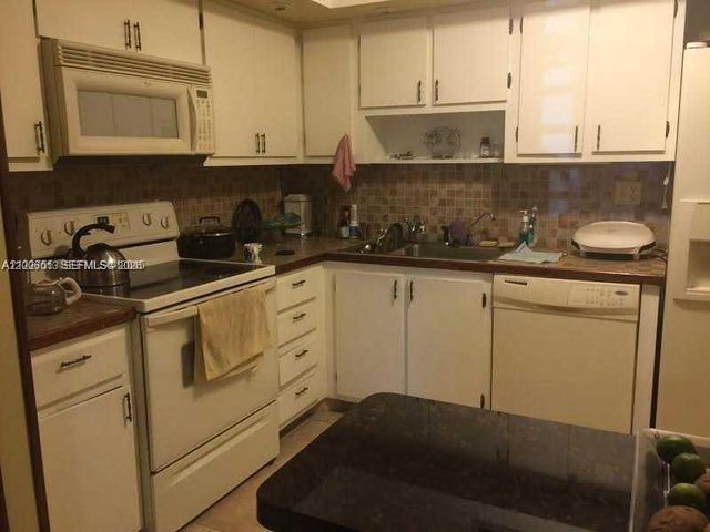 20840 San Simeon Way 209, Miami, FL 33179