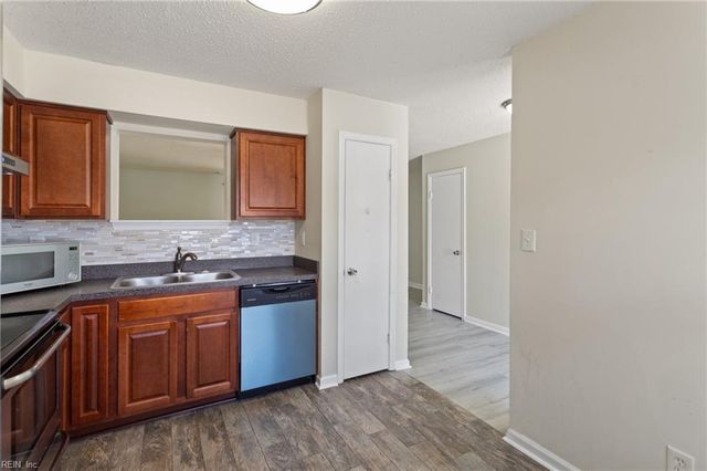 3203 Creekside DR, Virginia Beach, VA 23453