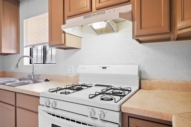 1817 ASH Court SE, Albuquerque, NM 87106