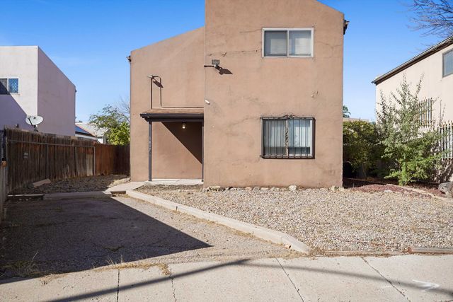 1817 ASH Court SE, Albuquerque, NM 87106