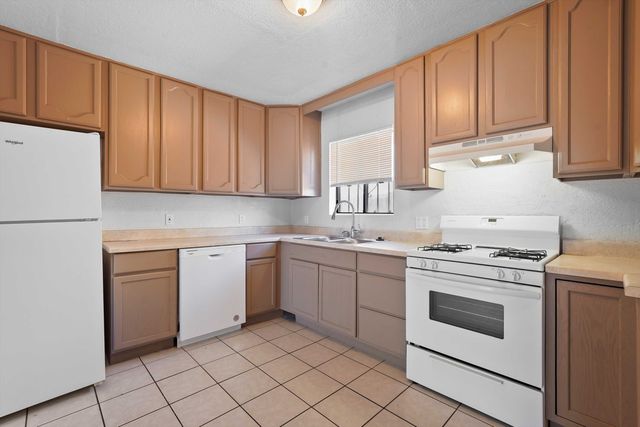 1817 ASH Court SE, Albuquerque, NM 87106