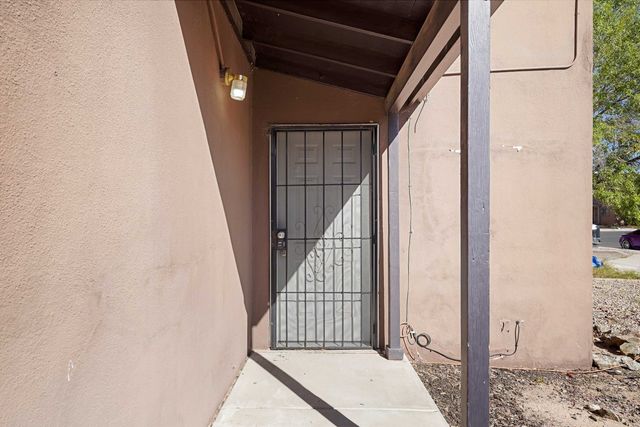 1817 ASH Court SE, Albuquerque, NM 87106