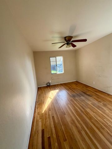 1605 W Fedora Avenue, Fresno, CA 93705