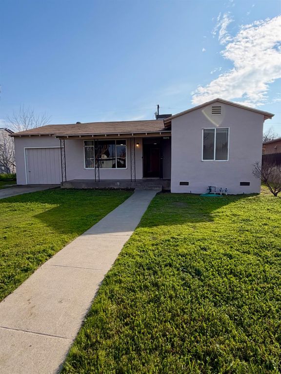 1605 W Fedora Avenue, Fresno, CA 93705