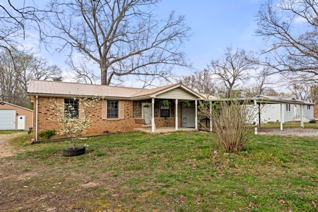 10160 W Oak Dr, Bon Aqua, TN 37025