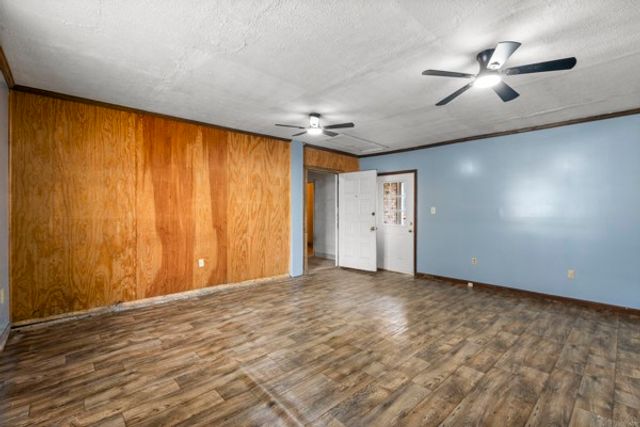 10160 W Oak Dr, Bon Aqua, TN 37025
