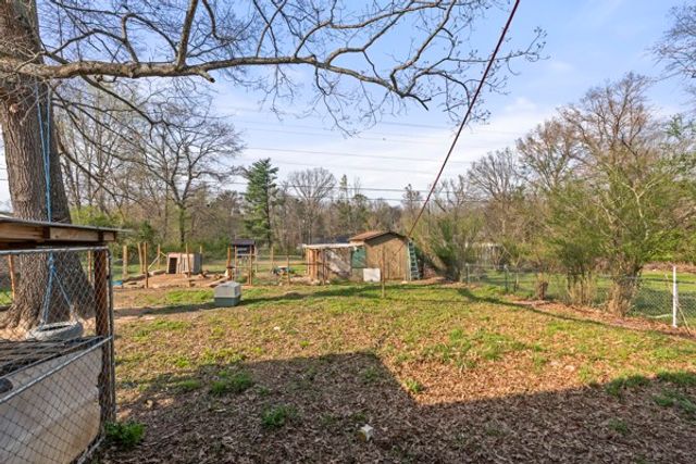 10160 W Oak Dr, Bon Aqua, TN 37025