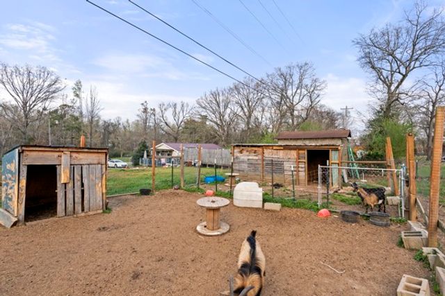 10160 W Oak Dr, Bon Aqua, TN 37025
