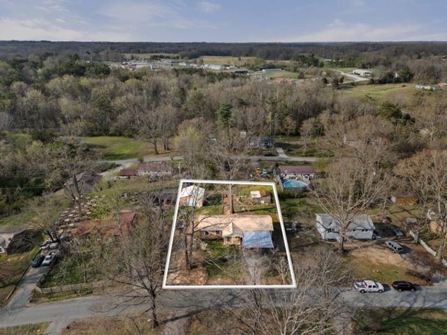 10160 W Oak Dr, Bon Aqua, TN 37025