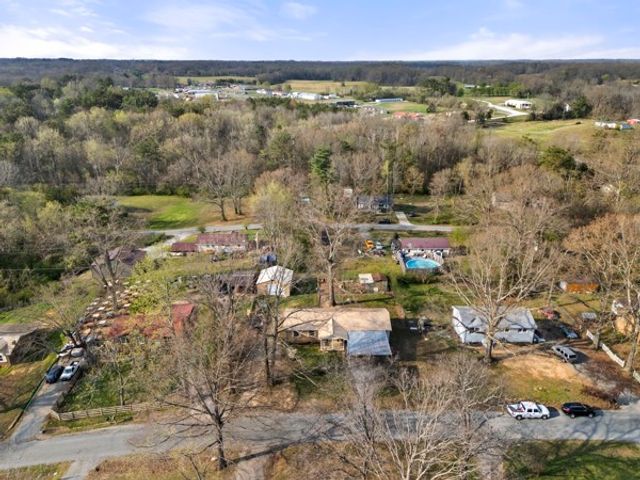 10160 W Oak Dr, Bon Aqua, TN 37025
