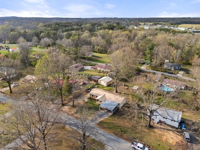 10160 W Oak Dr, Bon Aqua, TN 37025
