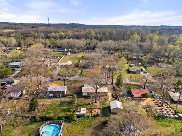10160 W Oak Dr, Bon Aqua, TN 37025