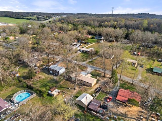 10160 W Oak Dr, Bon Aqua, TN 37025