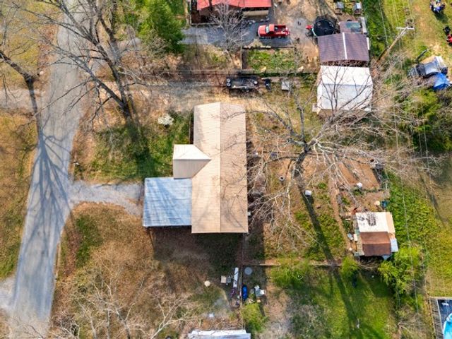 10160 W Oak Dr, Bon Aqua, TN 37025