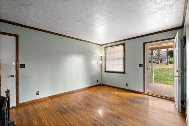 10160 W Oak Dr, Bon Aqua, TN 37025