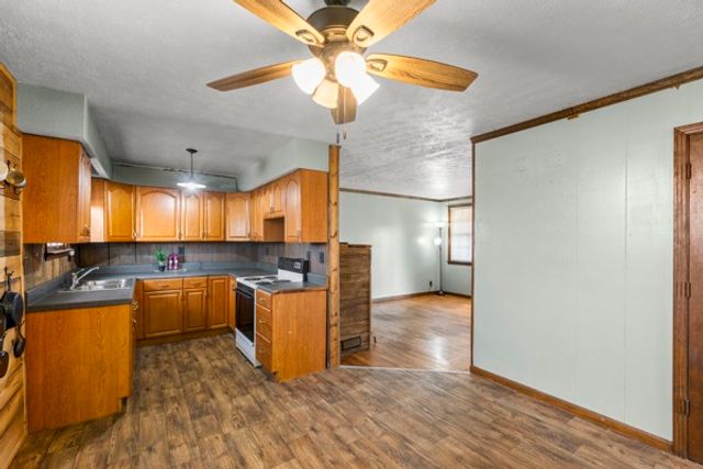 10160 W Oak Dr, Bon Aqua, TN 37025